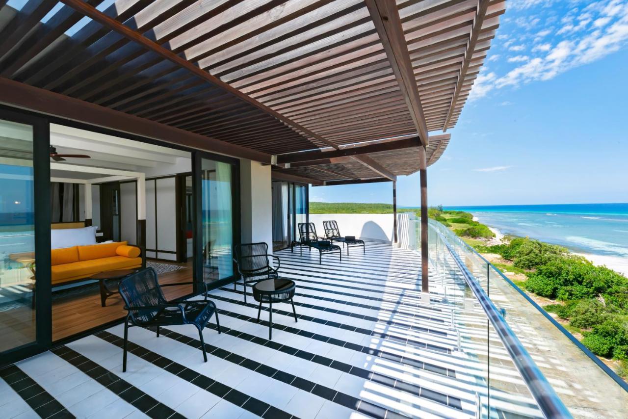 Ocean Eden Bay (Adults Only) Spring Rises Exterior foto The view from a suite at the Grand at Moon Palace