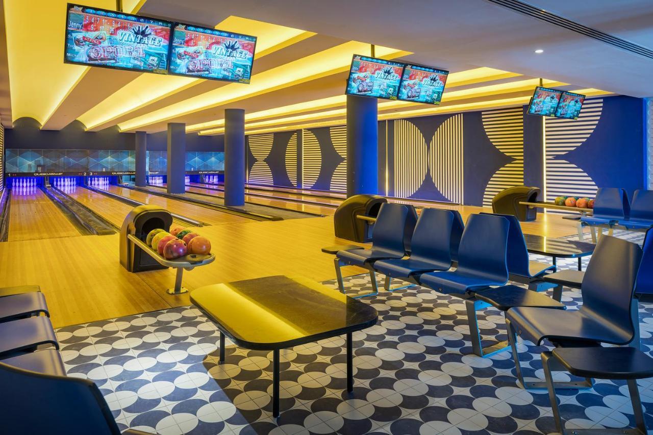 Ocean Eden Bay (Adults Only) Spring Rises Exterior foto Bowling Alley