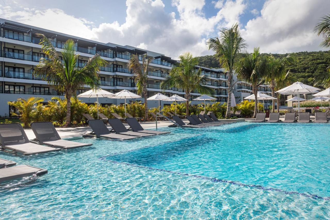Ocean Eden Bay (Adults Only) Spring Rises Exterior foto The swimming pool at the hotel