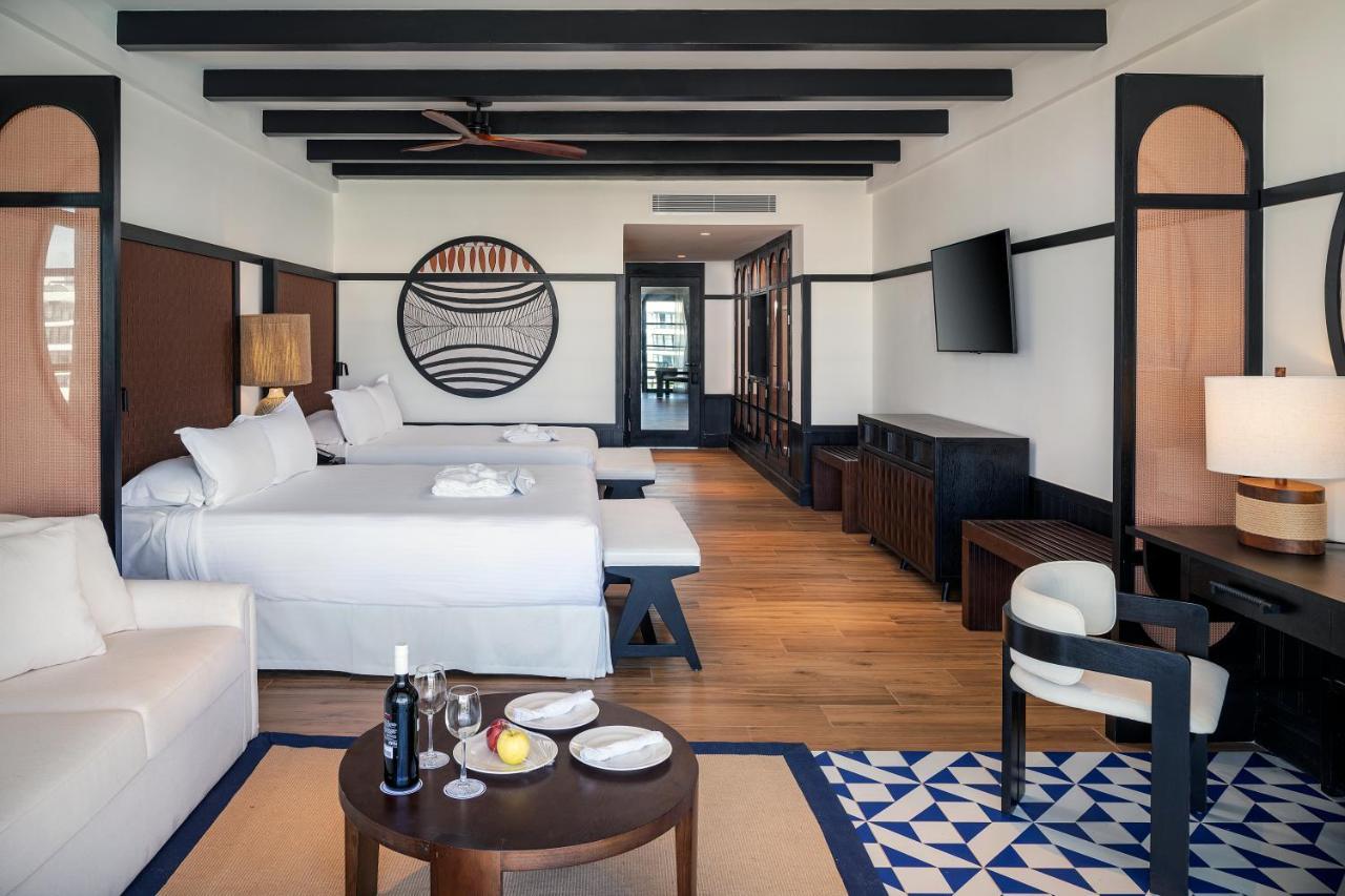 Ocean Eden Bay (Adults Only) Spring Rises Exterior foto A room at the hotel