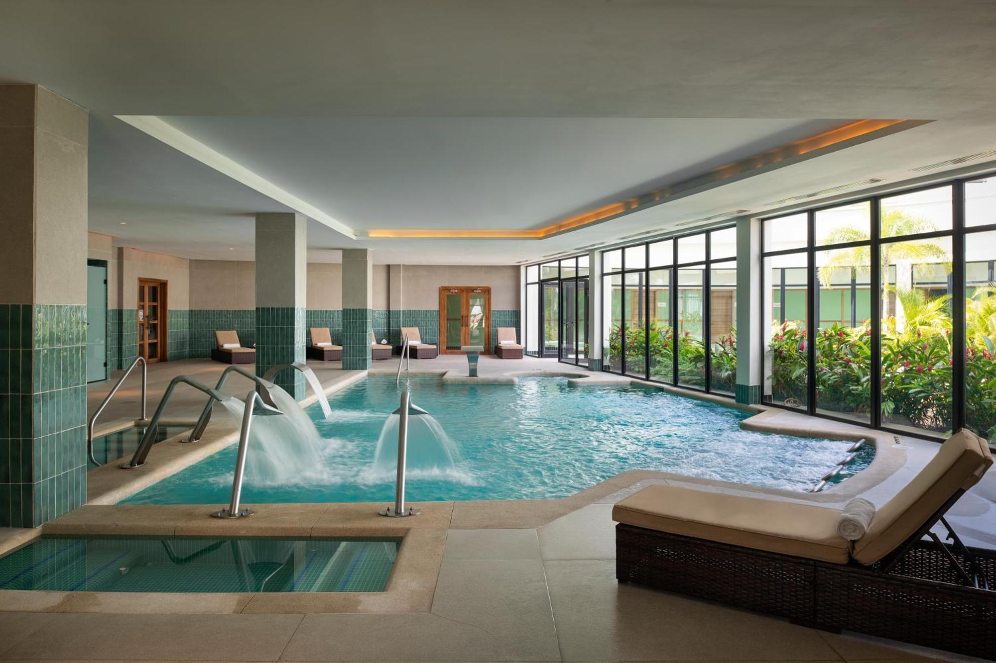 Ocean Eden Bay (Adults Only) Spring Rises Exterior foto Spa at the Sheraton Maldives Resort & Spa