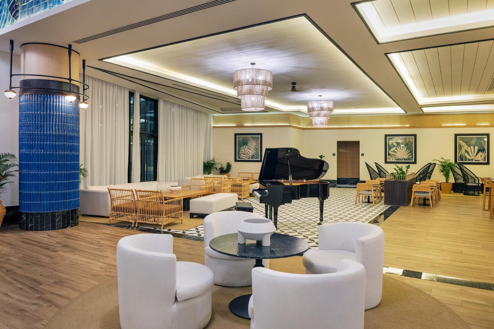 Ocean Eden Bay (Adults Only) Spring Rises Exterior foto The lounge at the airport